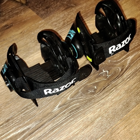 Razor Jetts Heel Wheels Attachable to Shoes - Picture 7 of 7